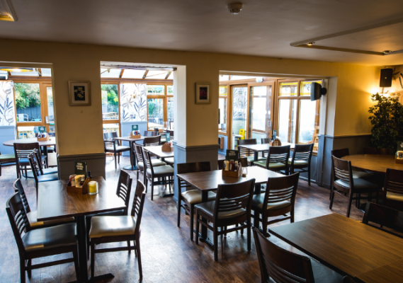 Family friendly pubs in Cheddar | Riverside Inn